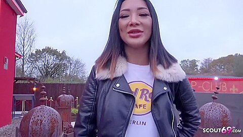 Small Thai Teenage 18+ Talk To Screw At Pickup Street Casting – German